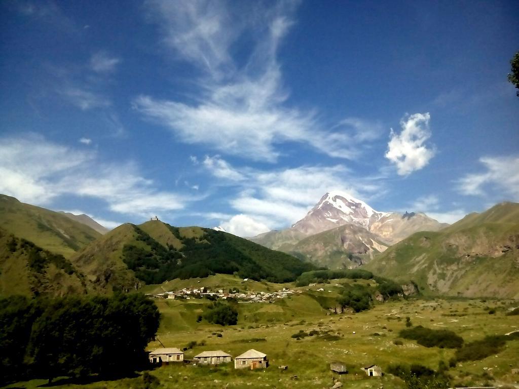 Zura'S Guesthouse Kazbegi Luaran gambar